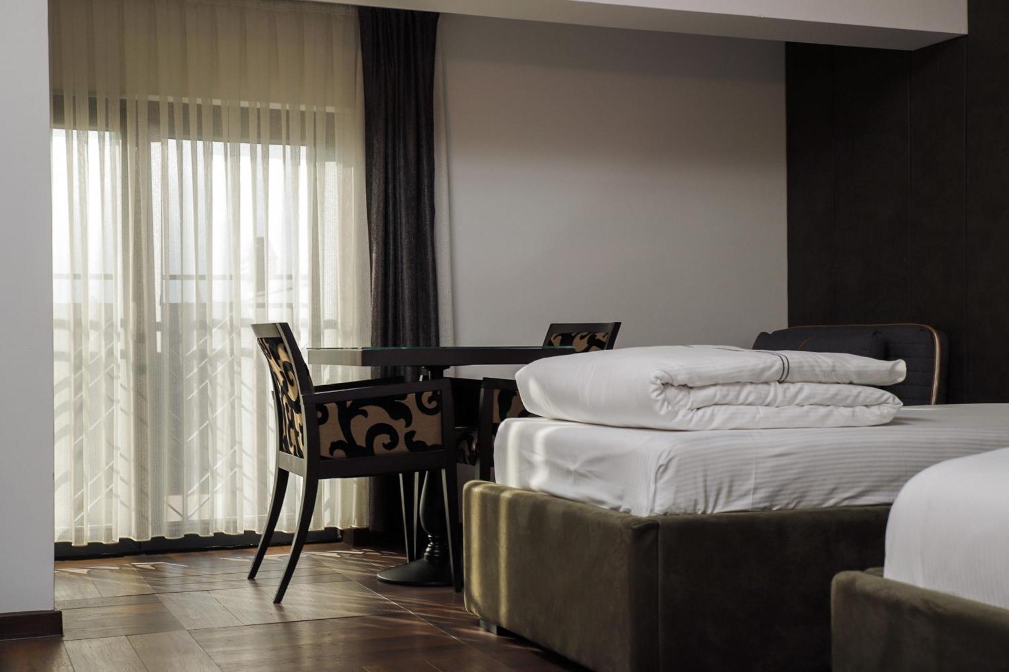 Triumf Hotel Prizren Exterior foto