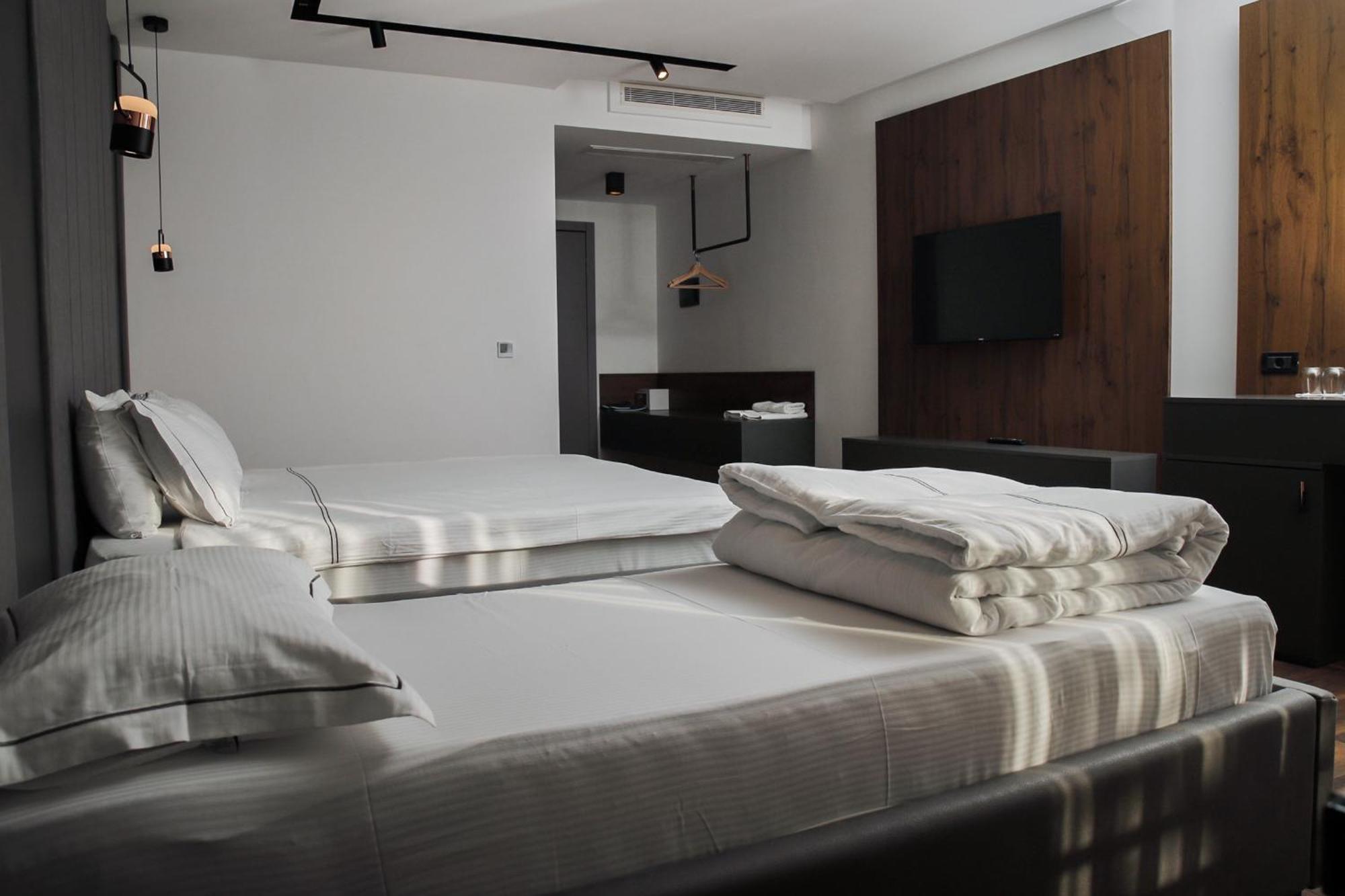 Triumf Hotel Prizren Exterior foto